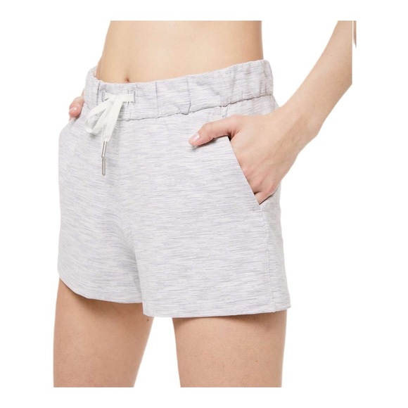Lululemon On The Fly Short xs small Size 6 - Picture 1 of 5
